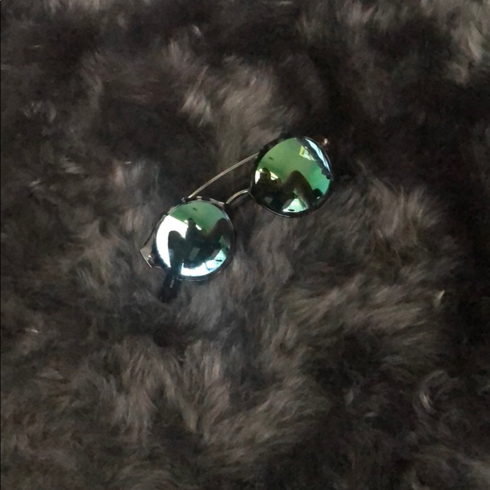 Round frame sunglasses